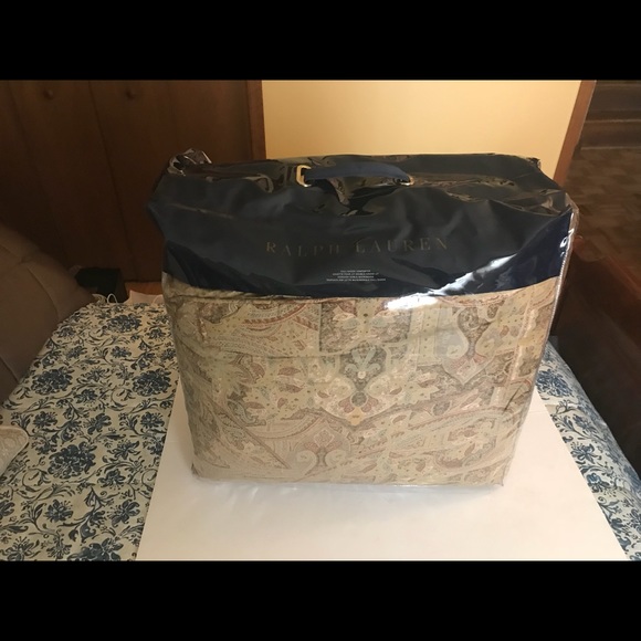 Polo Ralph Lauren Queen Comforter - Picture 4 of 6